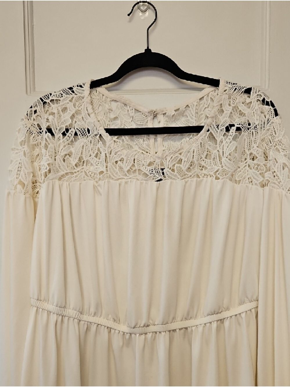 torrid Cream Lace Yoke Long-Sleeve Blouse - Picture 3 of 7